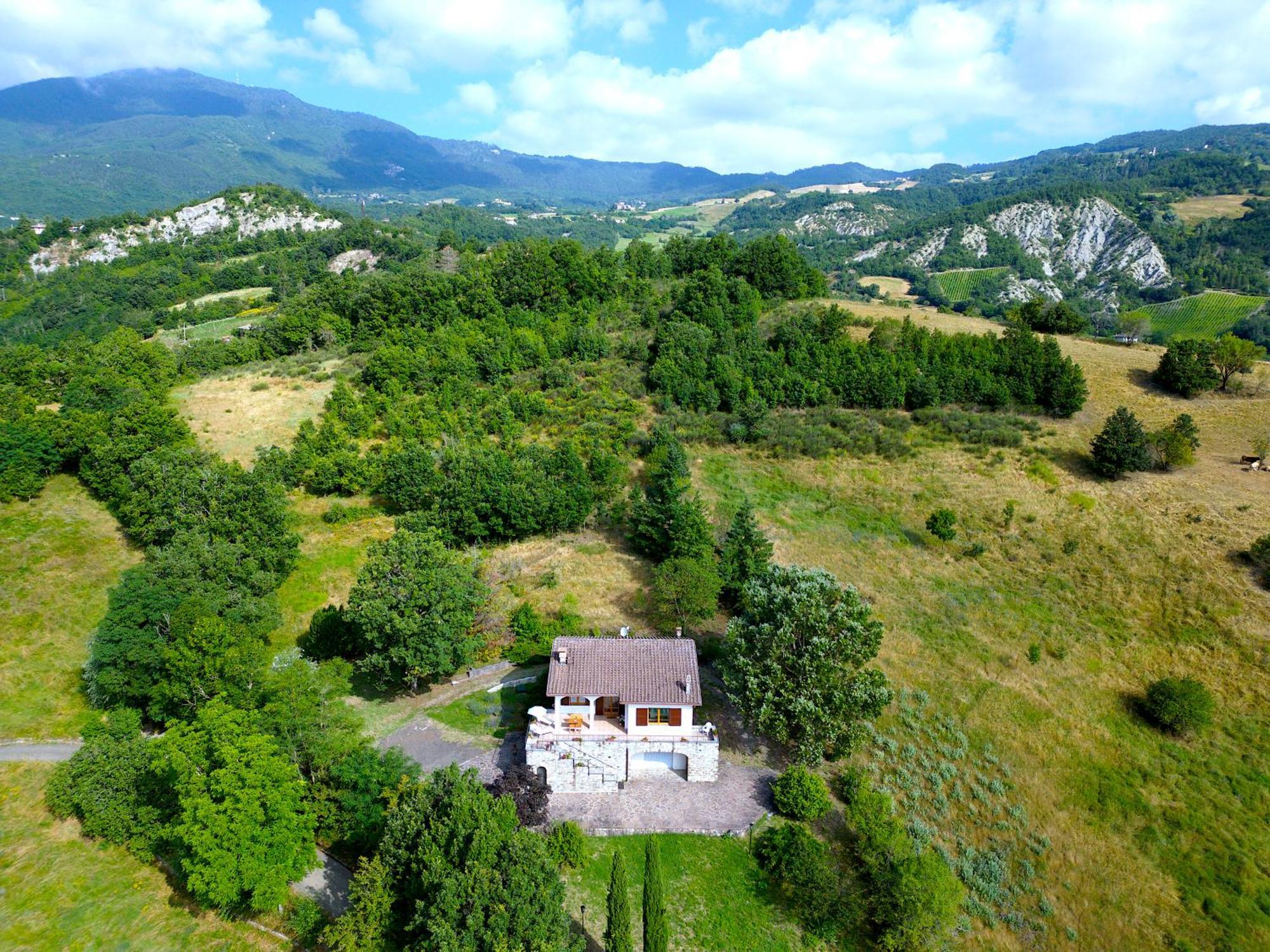 Вілла Casa Del Bosco - Vista Mozzafiato & Parco 4 Ettari Боббіо Екстер'єр фото